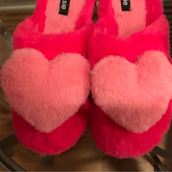 Kensie Hot Pink Heart Fluffy Fur Memory Foam Slippers with Rubber Soles, 9 - Picture 5 of 10